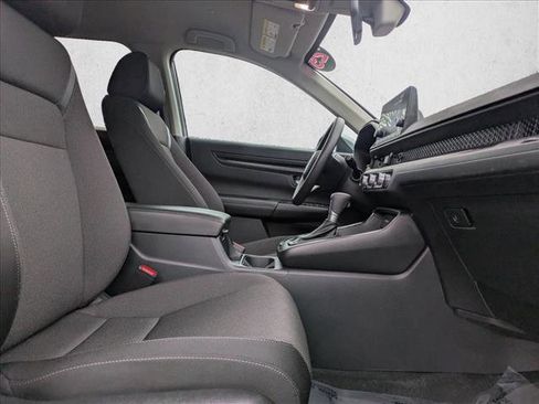 Used 2025 Honda CR-V LX image 28