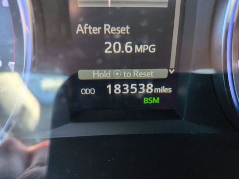 Used 2018 Toyota Highlander XLE AWD/4WD image 16