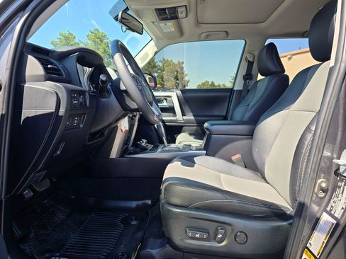 Used 2018 Toyota 4Runner SR5 Premium AWD/4WD image 10