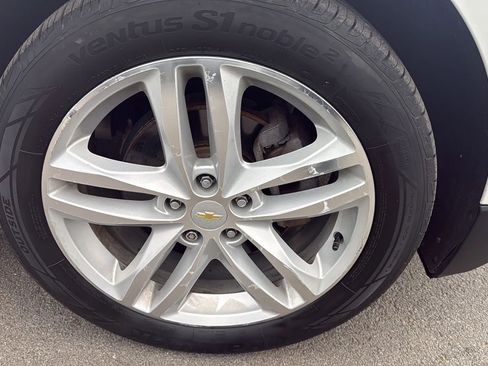 Used 2018 Chevrolet Equinox Premier image 14