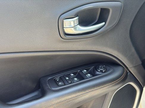 Used 2021 Jeep Compass Limited w/ Sun and Sound Group image 7