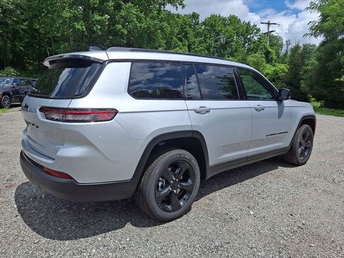 New 2025 Jeep Grand Cherokee L Altitude image 4