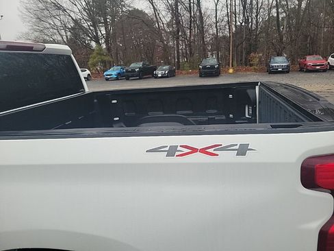 Used 2021 Chevrolet Silverado 1500 LT image 16