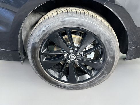 Used 2025 Jaguar F-PACE R-Dynamic S image 37