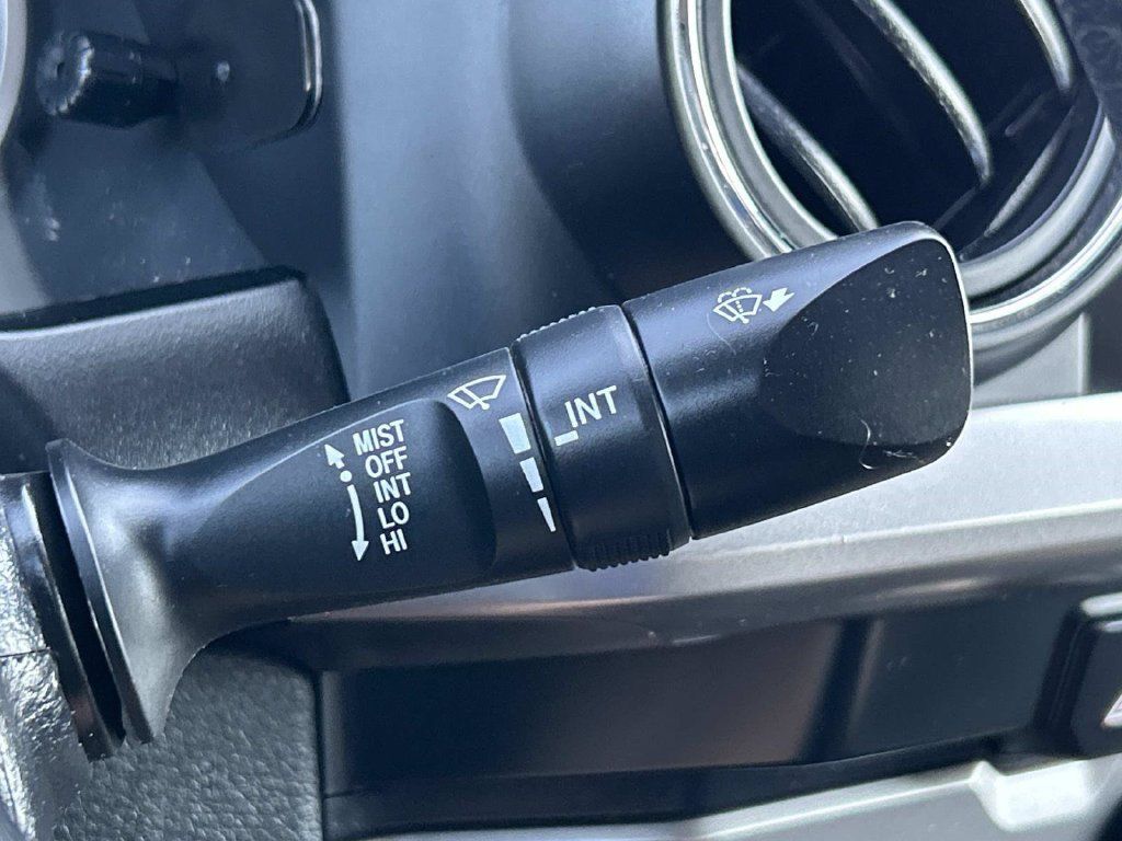 Used 2022 Toyota Tacoma SR5 RWD image 30