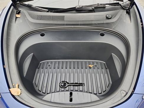 Used 2023 Tesla Model 3 Standard Range image 16