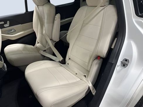 Used 2023 Mercedes-Benz GLS 450 4MATIC image 31