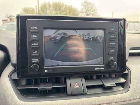 Used 2022 Toyota RAV4 XLE AWD/4WD image 17