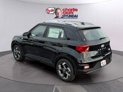 New 2026 Hyundai Venue SEL FWD image 3