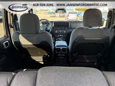 Used 2025 Jeep Wrangler Unlimited Rubicon AWD/4WD image 27