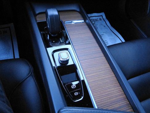 Used 2023 Volvo S60 B5 Plus w/ Climate Package image 11