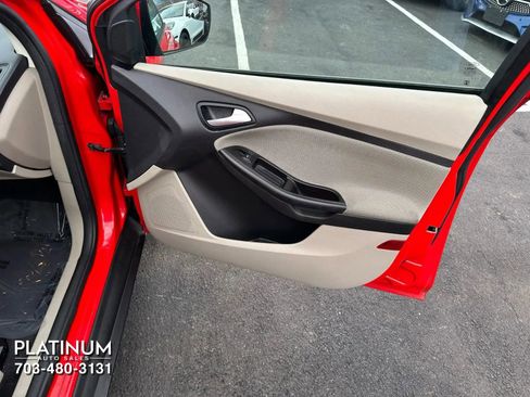 Used 2014 Ford Focus SE image 16