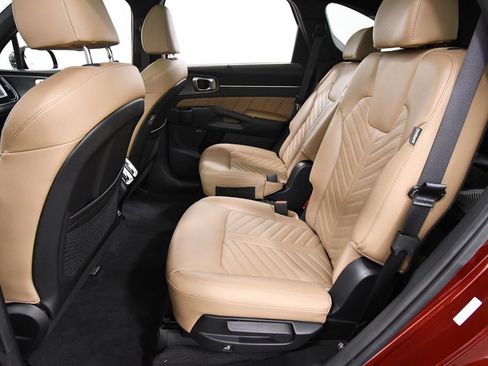 Certified 2024 Kia Sorento SX Prestige w/ Olive Brown Leather Package AWD/4WD image 15
