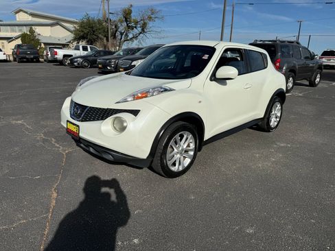Used 2011 Nissan Juke S image 1