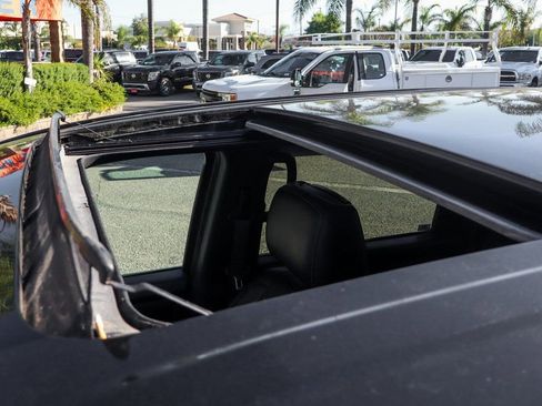 Used 2021 Nissan Titan PRO-4X w/ Pro-4x Convenience Package image 31