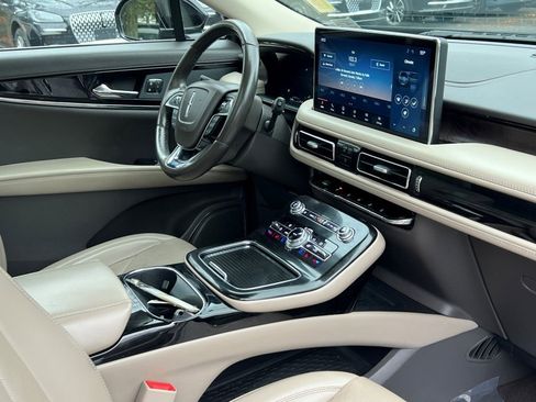Used 2022 Lincoln Nautilus Reserve image 10