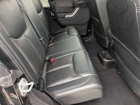 Used 2014 Jeep Wrangler Unlimited Sahara w/ Max Tow Package image 17