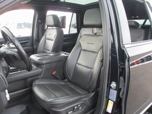 Used 2021 GMC Yukon Denali w/ Denali Premium Package image 21