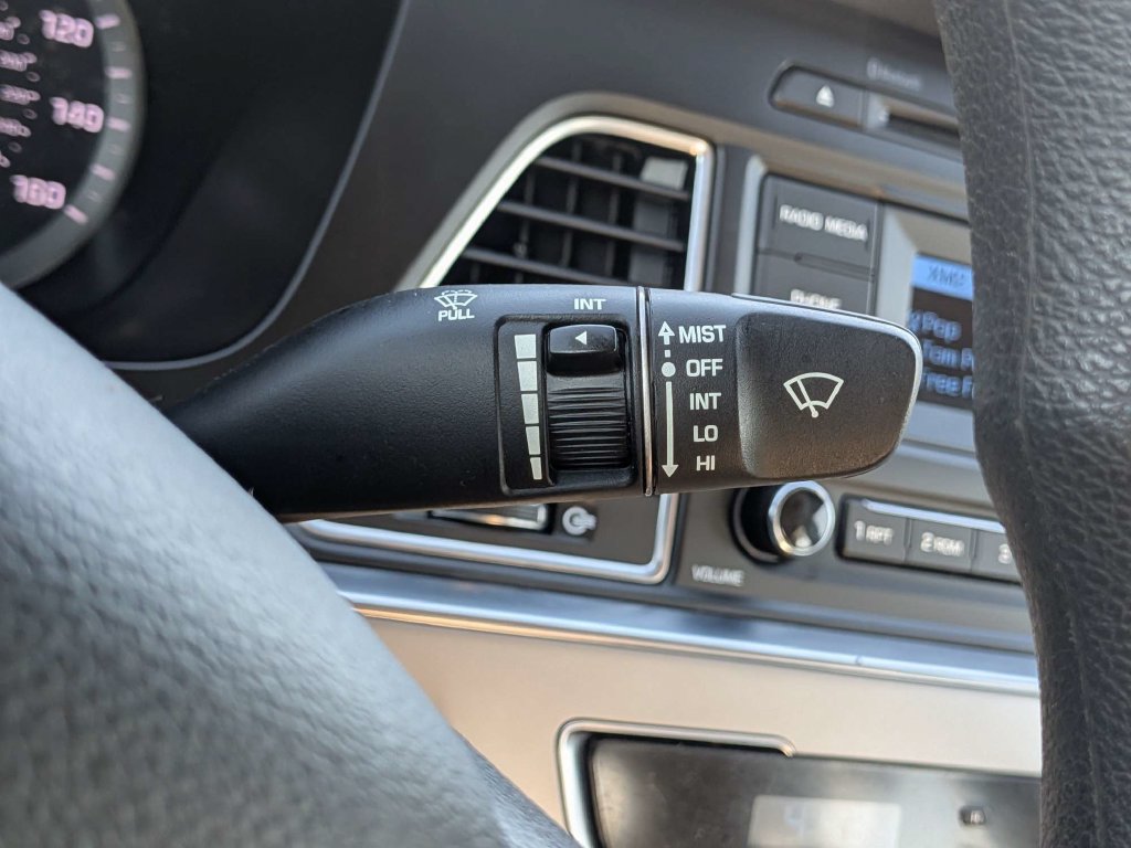 Used 2015 Hyundai Sonata SE FWD image 32