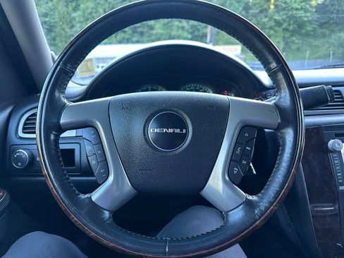 Used 2013 GMC Yukon Denali AWD/4WD image 17
