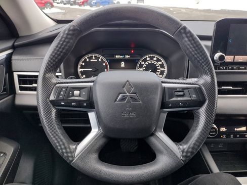 Used 2022 Mitsubishi Outlander ES image 6