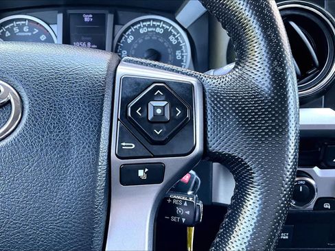 Used 2016 Toyota Tacoma SR5 w/ SR5 Appearance Package (SN) AWD/4WD image 25