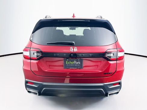 Used 2024 Honda Pilot Sport image 7