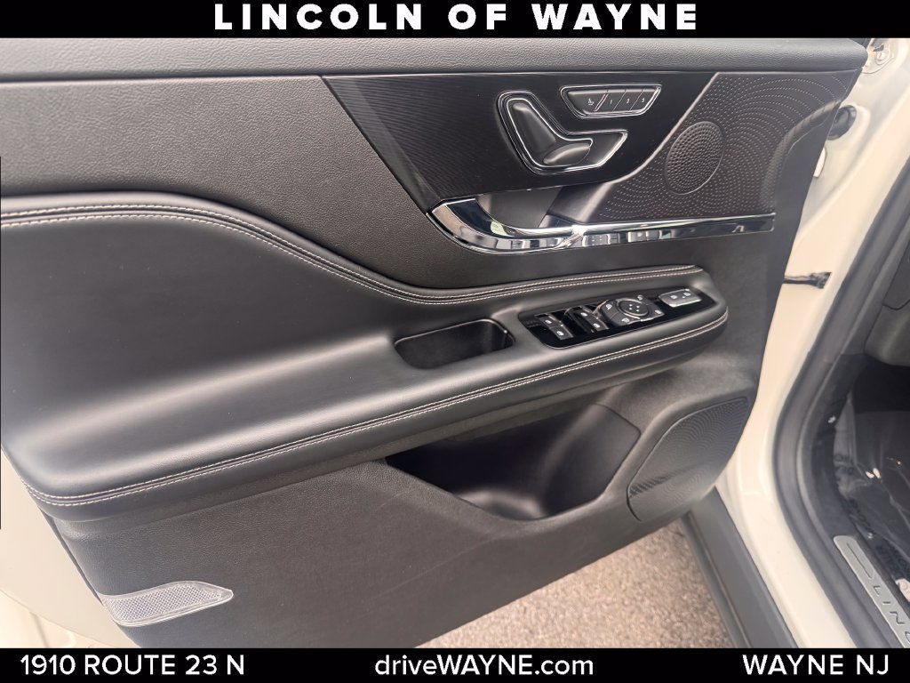Certified 2024 Lincoln Corsair AWD image 13