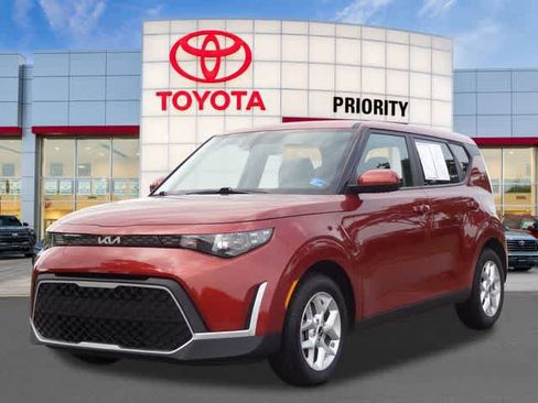 Used 2024 Kia Soul LX w/ Option Group 015 FWD image 1