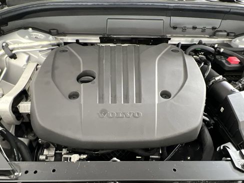 Used 2023 Volvo XC60 B5 Plus w/ Protection Package image 19