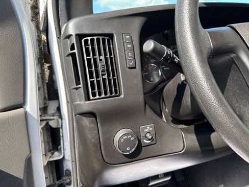 Used 2014 Chevrolet Express 1500 RWD image 25