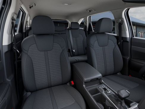 New 2025 Kia Sorento LX image 15