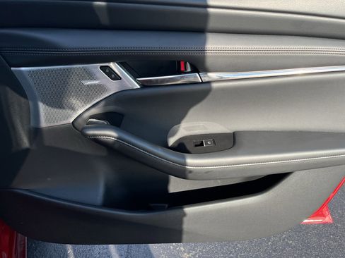 Certified 2025 MAZDA MAZDA3 Hatchback w/Premium Plus Pkg image 34