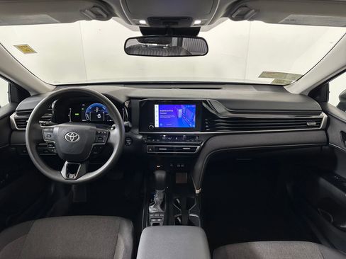 Used 2025 Toyota Camry LE image 14