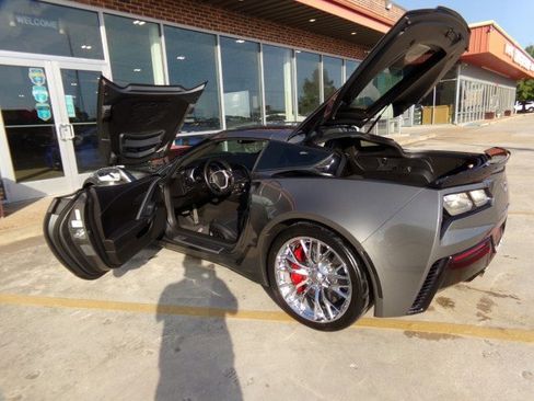 Used 2016 Chevrolet Corvette Z06 w/ 3LZ Preferred Equipment Group RWD image 13