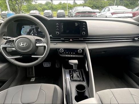 New 2025 Hyundai Elantra Sport image 5