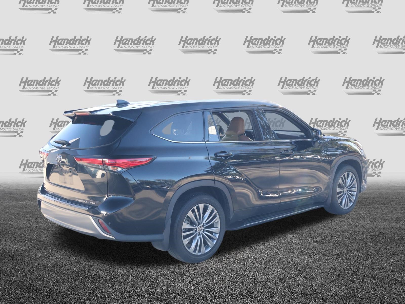 Used 2021 Toyota Highlander Platinum AWD/4WD image 9