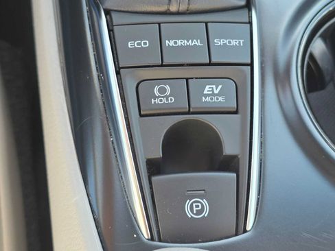Used 2018 Toyota Camry SE w/ Audio Package FWD image 29