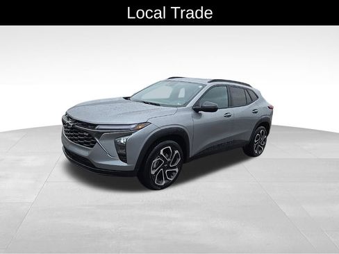 Used 2024 Chevrolet Trax RS w/ Sunroof Package image 8