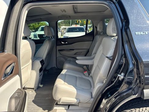 Used 2018 GMC Acadia SLT w/ LPO, Floor Liner Package FWD image 25