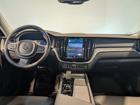 Used 2025 Volvo XC60 B5 Core w/ Climate Package image 15