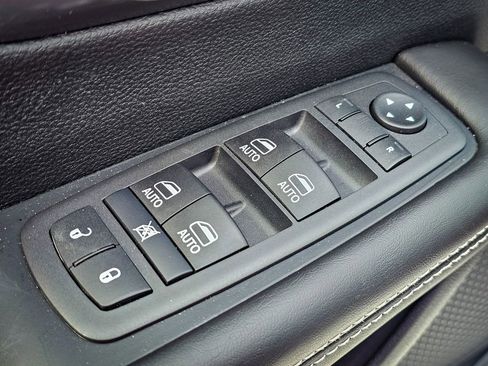 New 2026 Chrysler Pacifica Select image 11