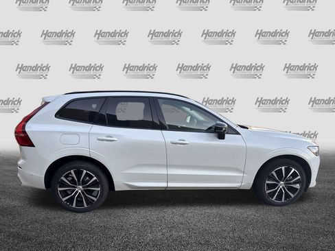 Used 2025 Volvo XC60 B5 Plus image 11