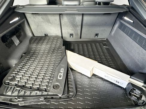 Used 2025 Audi Q8 Prestige image 25