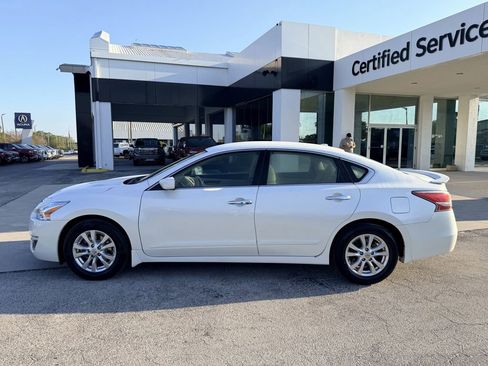 Used 2015 Nissan Altima 2.5 S w/ Sport Value Package image 8