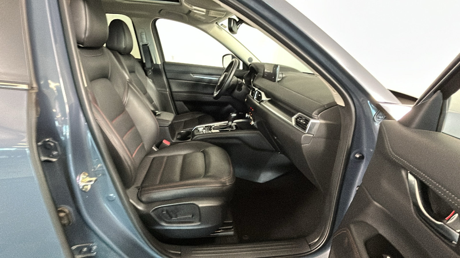 Used 2025 MAZDA CX-5 Carbon Edition AWD/4WD image 36