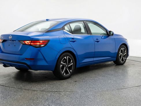 Used 2025 Nissan Sentra SV FWD image 9