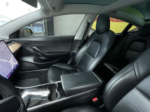 Used 2018 Tesla Model 3 Long Range image 11