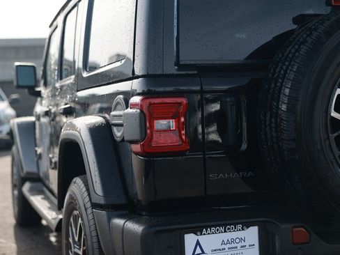 New 2026 Jeep Wrangler Unlimited Sahara AWD/4WD image 9