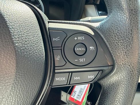 Used 2022 Toyota Corolla LE FWD image 22